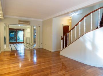 Casa · 230m² · 6 Ambientes · 3 Cocheras · Venta de Casa en PH de 6 Ambientes en Haedo Chico