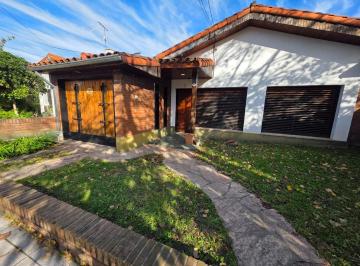 Casa · 130m² · 4 Ambientes · 1 Cochera · En Venta en Ciudad Jardin Chalet de 4 Ambientes 1 Baño Garage Fondo F: 10462