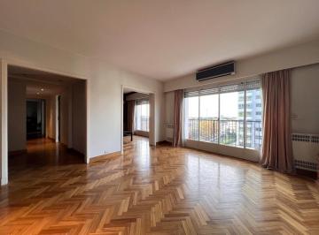 Departamento · 238m² · 5 Ambientes · 1 Cochera · Espectacular Piso Refaccionado con Cochera y Vista Abierta!