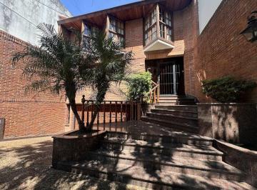Casa · 313m² · 5 Ambientes · 2 Cocheras · Casa 5 Amb C/dep Jardín Cochera 2 Autos 4 Plantas 313 M1 Cub