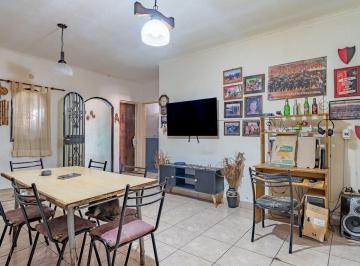 Casa · 200m² · 5 Ambientes · 1 Cochera · Casa en Venta 4 Dorm. Cochera Echesortu