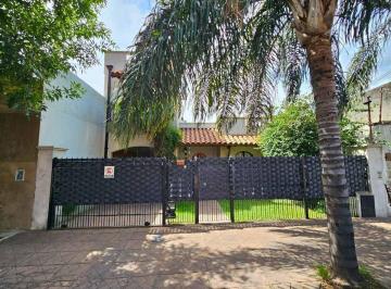 Casa · 170m² · 3 Ambientes · 1 Cochera · Venta Casa 3 Amb con Cochera y Jardin San Justo