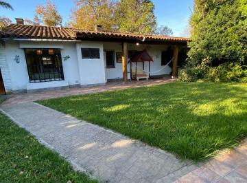 Casa · 150m² · 4 Ambientes · 3 Cocheras · Venta Casa 4 Amb. con Parque, Quincho y Cochera