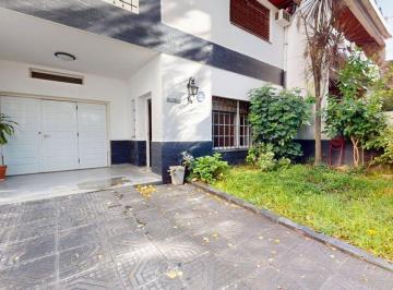 Casa · 150m² · 4 Ambientes · 1 Cochera · Casa en Venta 4 Ambientes en Villa Lugano