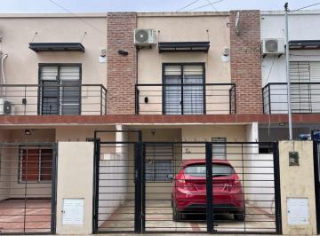 PH · 65m² · 3 Ambientes · 1 Cochera · Venta PH 3 Amb. Patio y Cochera Miramar