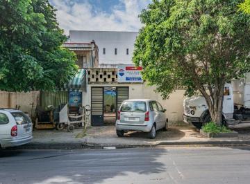 Casa · 71m² · 3 Ambientes · 1 Cochera · Casa en Lote Propio a Refaccionar
