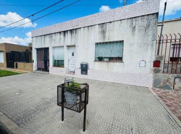 Casa · 118m² · 4 Ambientes · 1 Cochera · Casa en Venta en Pergamino con Patio
