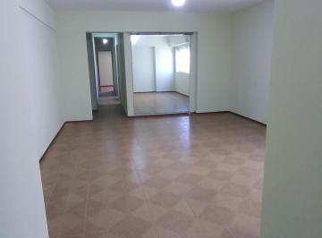 Departamento de 4 ambientes, Flores · Amplio y Luminoso Dpto de 4 Ambientes con Cochera