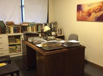 Oficina comercial · 72m² · 4 Ambientes · Oficina con 3 Despachos Al Frente Zona Centro