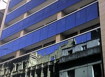 Oficina comercial · 180m² · 1 Cochera · Frente Vidriado, Seguridad 24 Hs.