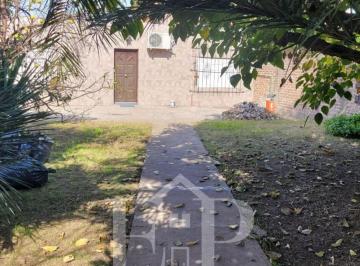 Casa · 60m² · 3 Ambientes · 1 Cochera · Venta Casa en Rafael Castillo