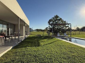 Casa · 156m² · 4 Ambientes · 1 Cochera · Casa 4 Ambientes. | Haras del Sur III Al 100