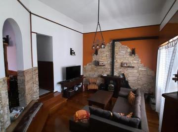 Casa · 259m² · 4 Ambientes · 1 Cochera · Casa en Wilde Centro