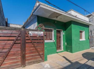 Casa · 88m² · 4 Ambientes · 1 Cochera · Alquiler en Centro de Pando Casa de 2 Dorm.