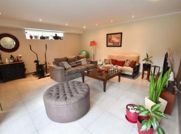 Casa · 291m² · 8 Ambientes · 2 Cocheras · Venta Casa 4 Dorm. en Funes