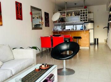 PH · 61m² · 3 Ambientes · Alquiler Departamento 2 Dorm. Coghlan