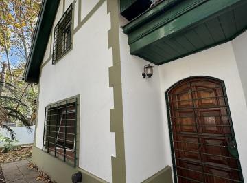 Casa · 275m² · 5 Ambientes · 1 Cochera · Casa en Moron Norte