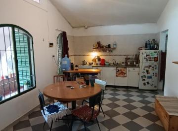 Casa · 90m² · 3 Ambientes · 1 Cochera · Rio Ceballos. casa de 2 Dorm Sobre Av Sarmiento, Céntrica