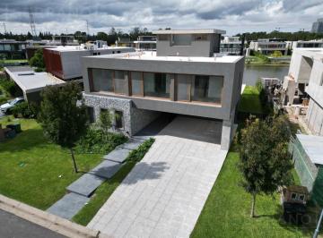 Casa · 423m² · 8 Ambientes · 4 Cocheras · Venta Casa 8 Ambientes Al Agua en Virazón Nordelta
