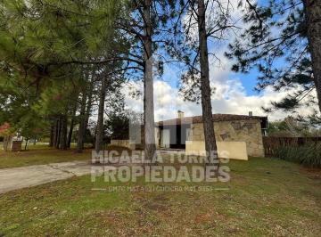 Casa · 260m² · 4 Ambientes · 5 Cocheras · Casa en Alquiler en Estancias del Pilar, Champagnat