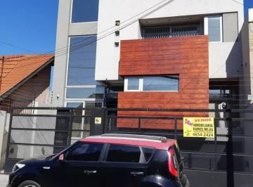 Casa · 330m² · 5 Ambientes · 2 Cocheras · Casa en Venta en Ramos Mejia