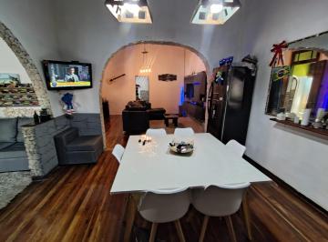 PH de 3 ambientes, Lanús · Apto Credito! Venta Casa Bajo P. H. Al Frente con Cochera. Remedios de Escalada