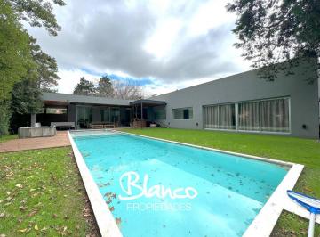 Casa · 272m² · 4 Ambientes · 2 Cocheras · Casa en Venta en Carmel Cc, Pilar, G. B. a. Zona Norte