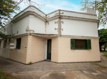 Casa · 115m² · 4 Ambientes · 1 Cochera · Venta Casa a Refaccionar /cochera B. Fomento 9 Jul