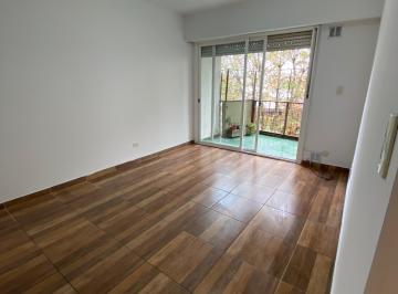 Departamento de 3 ambientes, Villa Luro · Departamento de 3 Ambientes Al Frente con Balcón