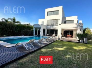 Casa · 336m² · 5 Ambientes · 2 Cocheras · Casa en Venta en Canning Malibu