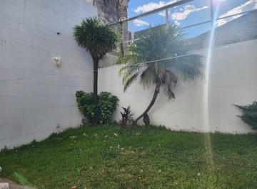 Casa · 180m² · 5 Ambientes · 1 Cochera · Casa en Barrio Naon