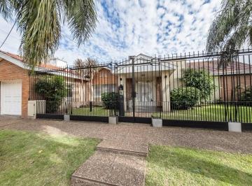 Casa · 258m² · 5 Ambientes · 2 Cocheras · Venta Casa 5 Ambientes con Pileta Barrio Guemes, Haedo