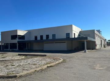Local comercial · 3000m² · 5 Ambientes · 5 Cocheras · Alquiler - Galpón / Local / Oficina - Blvd. de Los Alemanes