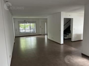 Casa · 206m² · 4 Ambientes · 3 Cocheras · Alquiler Casa 4 Ambientes en Barrio River