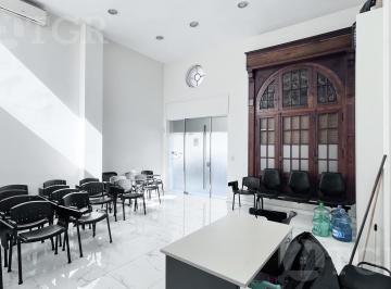 Oficina comercial · 400m² · 6 Ambientes · Venta Casa - Oficina 6 Ambientes con Parrilla en Constitución