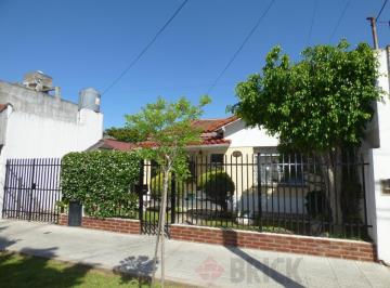 Casa · 300m² · 6 Ambientes · 2 Cocheras · Casa - Hurlingham