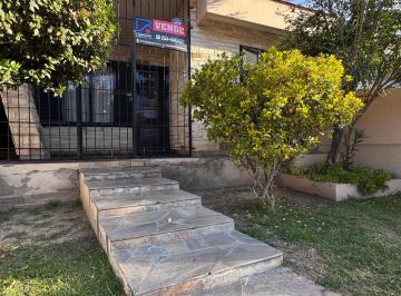 Casa de 5 ambientes, San Martín · Venta Casa en Barrio Jardin. San Martín
