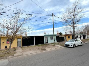 Casa de 3 ambientes, San Martín · Conjunto de 5 Prop. Independientes en Venta, Barrio Las Bovedas, San Martín