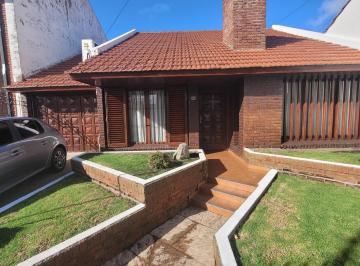 Casa · 145m² · 4 Ambientes · 2 Cocheras · Casa en Punta Mogotes