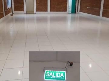 Local comercial · 171m² · 3 Ambientes · 1 Cochera · Local en La Meseta de Añelo, Listo Para Emprender