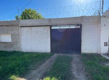 Casa · 90m² · 1 Ambiente · 4 Cocheras · Venta Casa a Refaccionar con Cocheras B Altamira