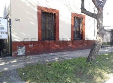 Casa · 122m² · 3 Ambientes · Casa y Departamento 2 Ambientes en Venta Lanus.