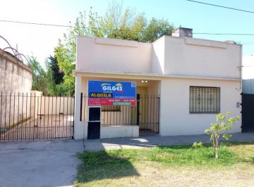 Casa · 70m² · 3 Ambientes · 1 Cochera · Alquiler Casa 3 Amb. en El Palomar