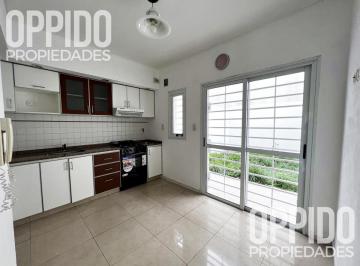 Casa · 135m² · 4 Ambientes · 1 Cochera · Hermoso Triplex 4 Amb. en Alquiler Ramos Mejia!