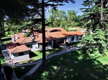 Casa · 578m² · 6 Dormitorios · 5 Cocheras · Casa - Cruz de Piedra