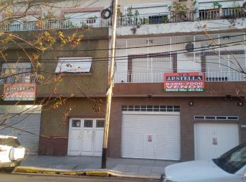 Edificio · 750m² · 9 Ambientes · 6 Cocheras · Edificio Comercial / Vivienda de 700 m² S/ Lote de 750 m en Zona Centro - S. Justo (Ctro)