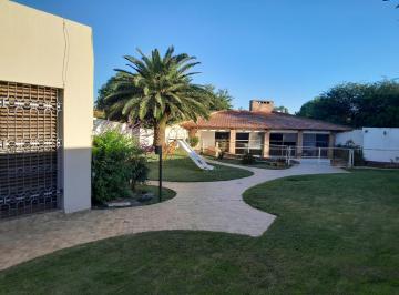 Casa · 390m² · 10 Ambientes · 2 Cocheras · Cerro de Las Rosas - 3 Dormitorio - 3 Baños - Pileta y Quincho - Apto Credito