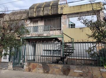 Casa · 263m² · 8 Ambientes · 2 Cocheras · Venta Casa 4 Dorm. en 2 Plantas con Cochera - Roque Saenz Peña, Rosario