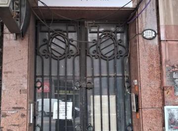 Bodega-Galpón , La Matanza · Local en Planta Baja Fondo Sobre Avda - Brig. Gral Jm de Rosas Al 1100