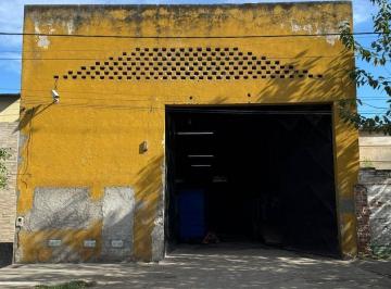 Bodega-Galpón · 350m² · Venta Galpon a Dos Cuadras Av Roca